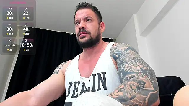 musclemonster31 online show from April 7, 8:31 pm