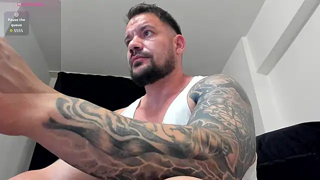 musclemonster31 online show from July 29, 7:45 pm