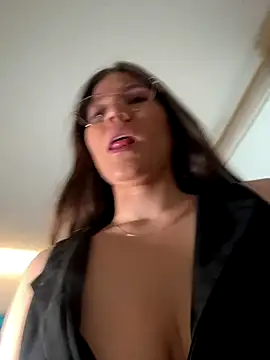 AmelieLaurent  online show from November 11, 8:53 pm