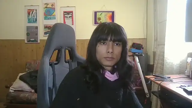 calliemaggotbone online show from November 22, 1:21 pm