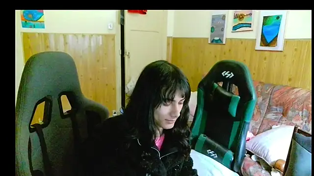 calliemaggotbone online show from December 22, 2:58 pm