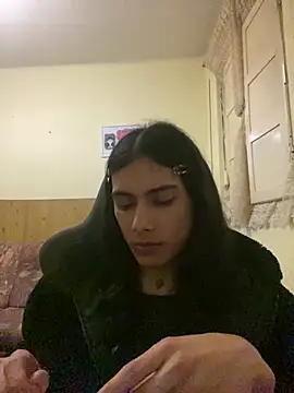 calliemaggotbone online show from April 15, 7:58 pm