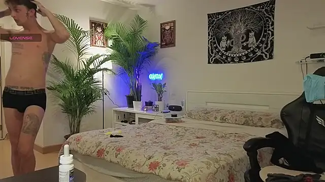 Snapshot of Tima_Lexikov_ chatting on October 8, 7:39 am Tima Lexikov online show from October 8, 7:39 am