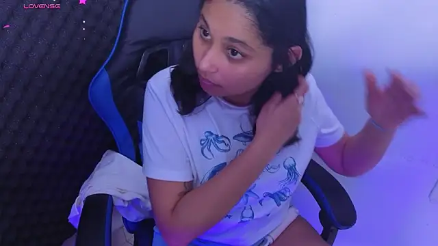 Cuteprincess21 online show from February 18, 1:45 am