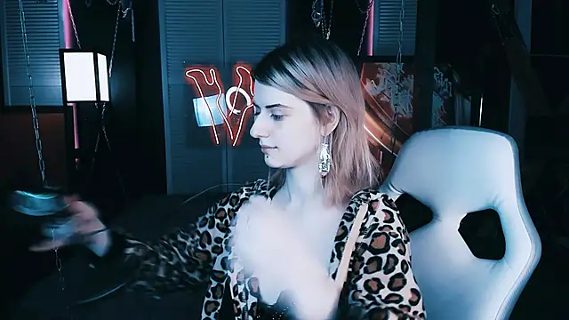 Noah ElmerX online show from January 10, 8:15 pm