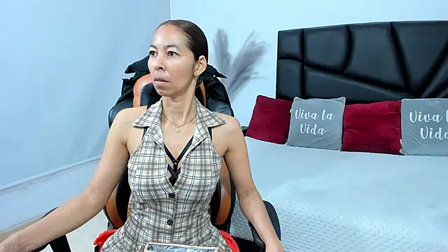 Rosalinda Cortez online show from September 25, 12:53 pm