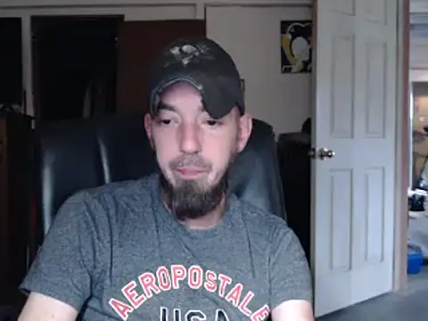 Snapshot of pensguy30 chatting on December 1, 7:36 pm pensguy30 online show from December 1, 7:36 pm