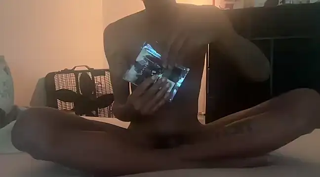 Snapshot of ITSONLYKENNY chatting on February 19, 10:23 am ITSONLYKENNY online show from February 19, 10:23 am