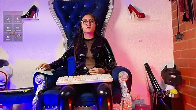 Snapshot of abbymora chatting on November 9, 7:56 pm abbymora online show from November 9, 7:56 pm