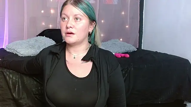 miley jensen online show from December 21, 4:52 am