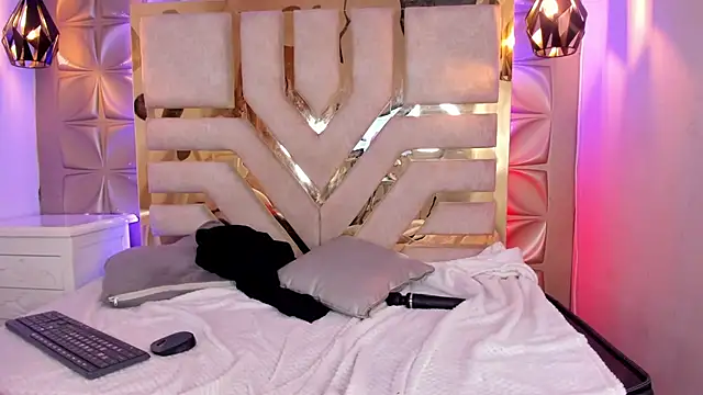 Snapshot of nahia_low chatting on December 19, 6:01 am nahia low online show from December 19, 6:01 am