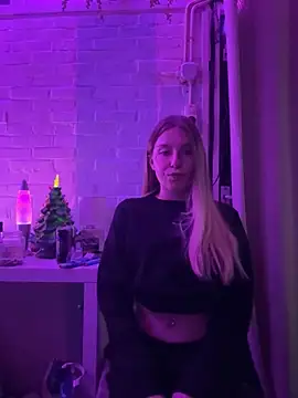 Snapshot of VeraSerephina chatting on December 17, 10:27 pm VeraSerephina online show from December 17, 10:27 pm