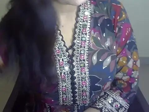 Lusty Wife1 online show from December 11, 6:20 pm