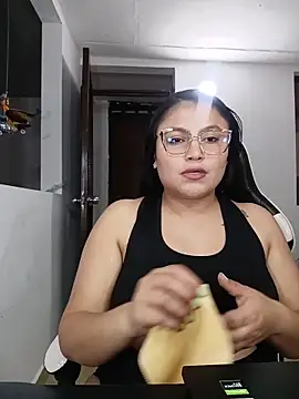 Snapshot of KathieBurning chatting on January 17, 9:07 pm KathieBurning online show from January 17, 9:07 pm