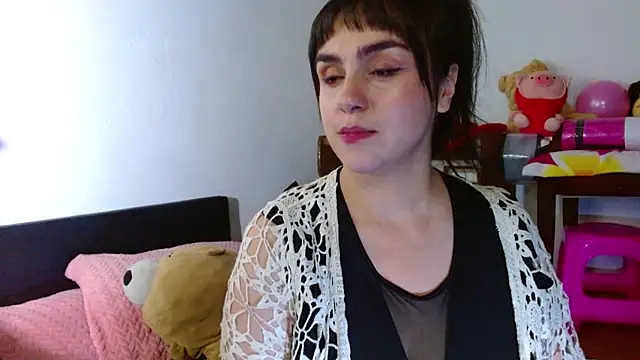 Snapshot of collette_beaufoy_ chatting on May 14, 2:35 pm collette beaufoy online show from May 14, 2:35 pm