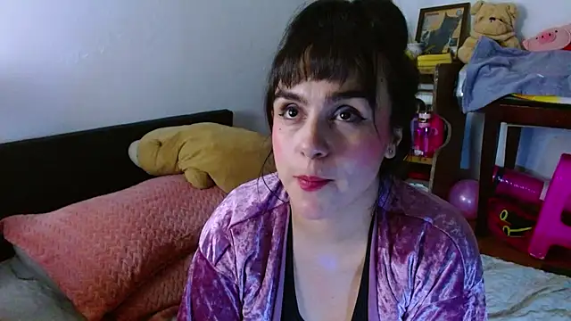 Snapshot of collette_beaufoy_ chatting on May 24, 6:51 am collette beaufoy online show from May 24, 6:51 am