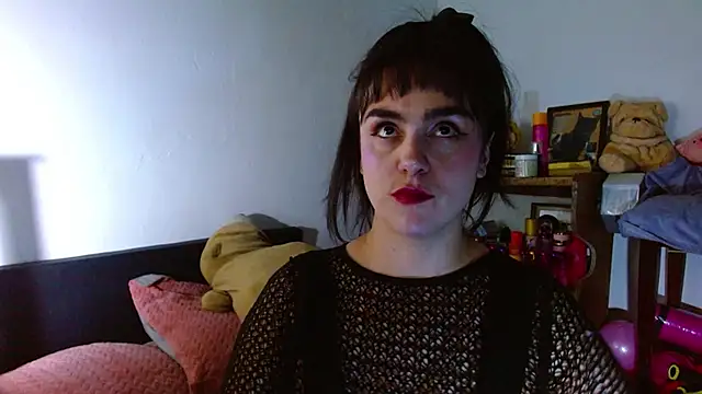 Snapshot of collette_beaufoy_ chatting on May 28, 9:17 am collette beaufoy online show from May 28, 9:17 am