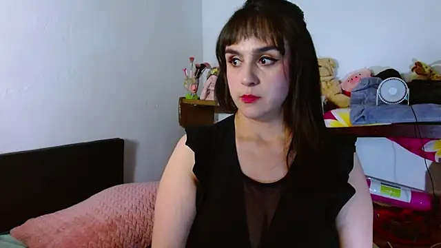 Snapshot of collette_beaufoy_ chatting on June 1, 6:37 am collette beaufoy online show from June 1, 6:37 am