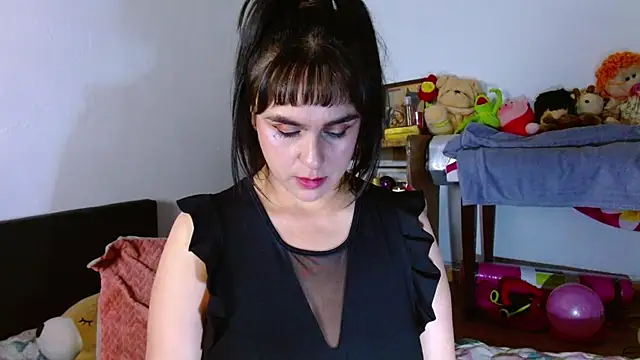 Snapshot of collette_beaufoy_ chatting on June 5, 6:52 am collette beaufoy online show from June 5, 6:52 am