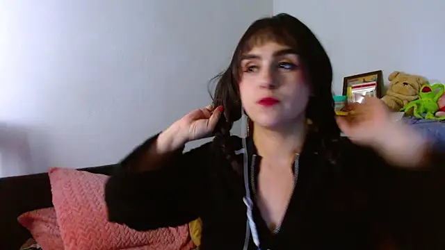 Snapshot of collette_beaufoy_ chatting on June 14, 7:10 am collette beaufoy online show from June 14, 7:10 am