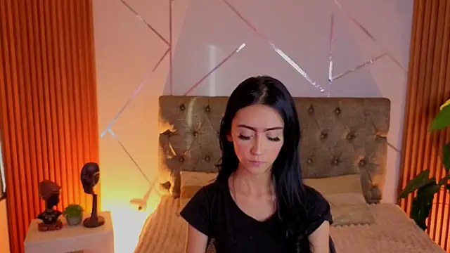 Snapshot of Coralinnee_ chatting on July 17, 10:03 pm Coralinnee online show from July 17, 10:03 pm