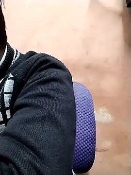 Snapshot of IndianPornStarRavee chatting on January 6, 9:02 am IndianPornStarRavee online show from January 6, 9:02 am