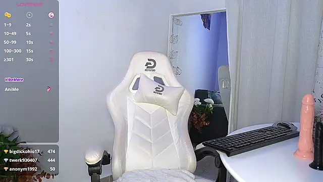 Snapshot of MileySin1111 chatting on February 19, 5:16 pm MileySin1111 online show from February 19, 5:16 pm