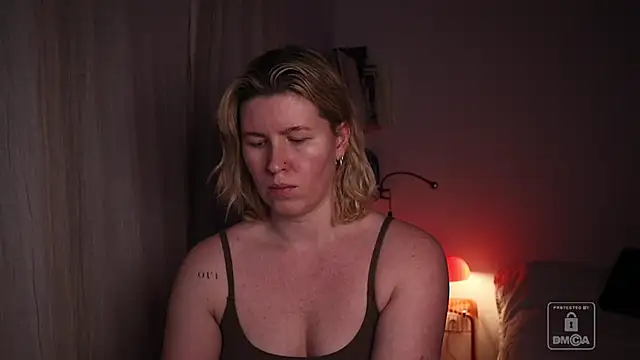 moonamii online show from January 31, 9:13 pm