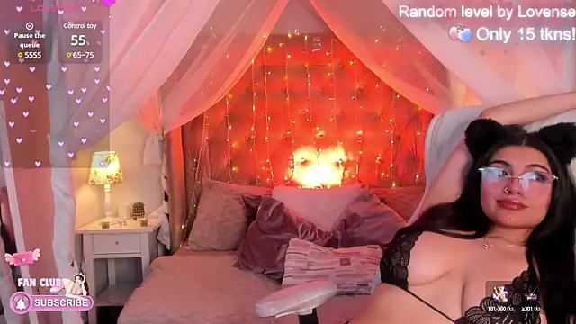 Snapshot of Ellie_Jhonson__ chatting on March 8, 5:11 pm Ellie Jhonson online show from March 8, 5:11 pm