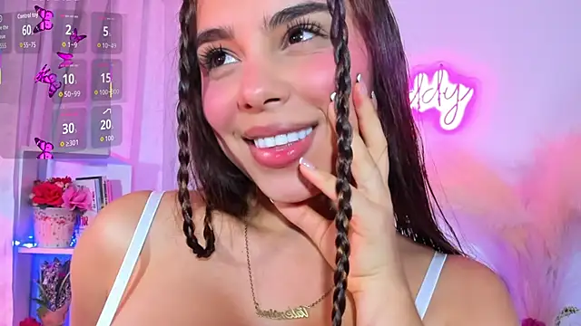 Snapshot of crisbell_lopez chatting on November 21, 12:32 am crisbell lopez online show from November 21, 12:32 am