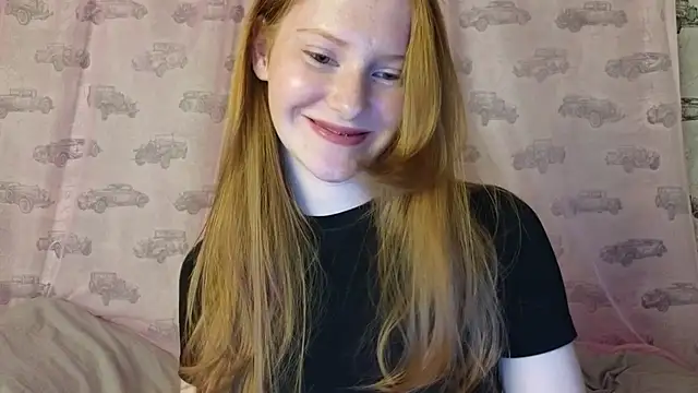 Snapshot of FiaMoor chatting on August 3, 7:39 pm FiaMoor online show from August 3, 7:39 pm