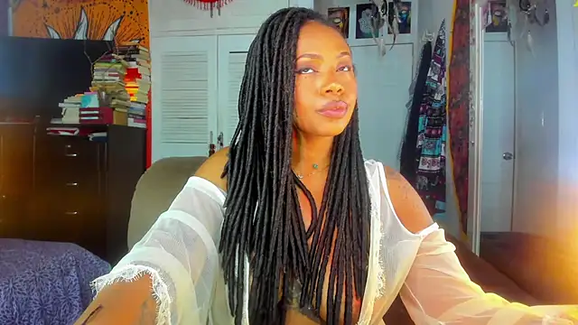 Snapshot of ElizaGrey_ chatting on December 11, 10:47 am ElizaGrey  online show from December 11, 10:47 am