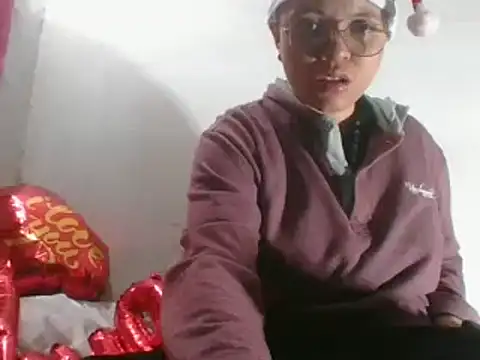 Snapshot of EdenJupiter chatting on December 28, 3:47 am EdenJupiter online show from December 28, 3:47 am