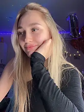 Good  Girl  online show from December 15, 6:23 pm