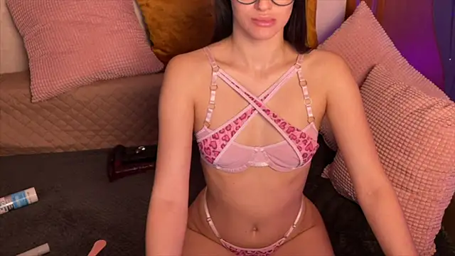 amanda strong online show from May 11, 1:11 am