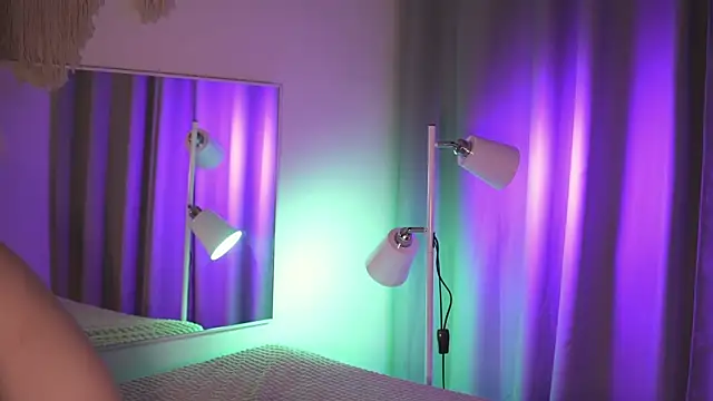 MiaKeler online show from March 22, 4:58 pm