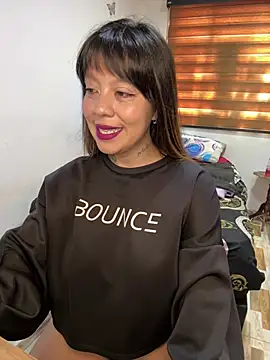 Snapshot of Bruja_lu chatting on February 4, 4:29 pm Bruja lu online show from February 4, 4:29 pm