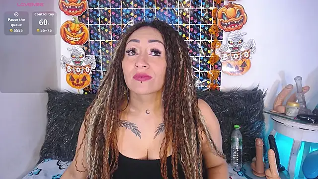 Snapshot of luna_sofia69 chatting on October 25, 12:13 pm luna sofia69 online show from October 25, 12:13 pm