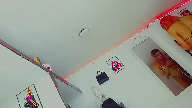 Snapshot of candy_kendall chatting on November 20, 7:46 pm candy kendall online show from November 20, 7:46 pm