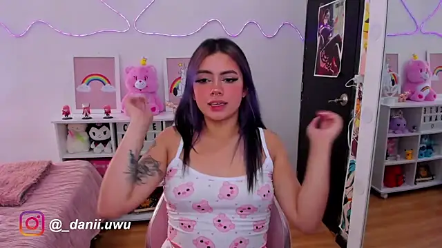 CuteDani  online show from January 15, 4:43 pm