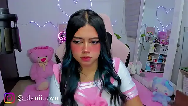 CuteDani  online show from March 14, 3:45 am