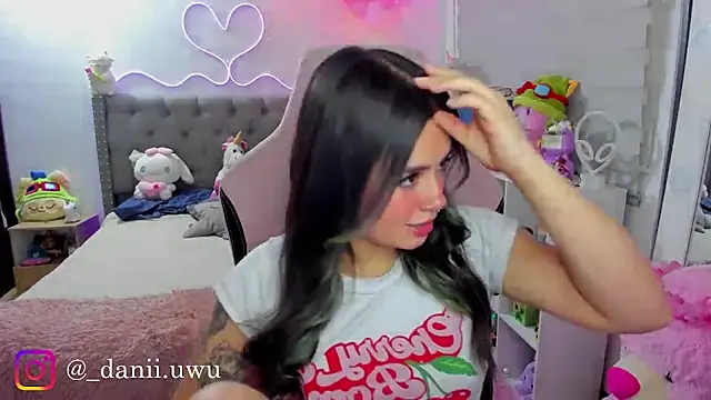 CuteDani  online show from August 5, 2:58 am