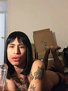 Snapshot of nati72 chatting on February 19, 9:28 am nati72 online show from February 19, 9:28 am