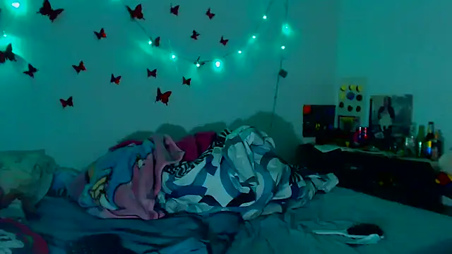 AmaraRoberts420 online show from December 18, 1:48 am