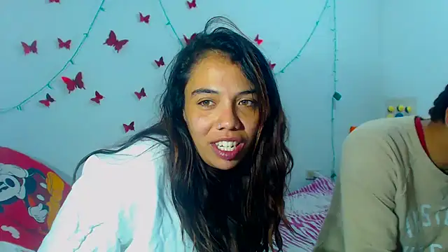 AmaraRoberts420 online show from December 19, 11:46 pm