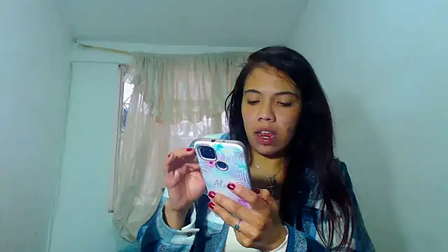 AmaraRoberts420 online show from January 6, 9:22 pm