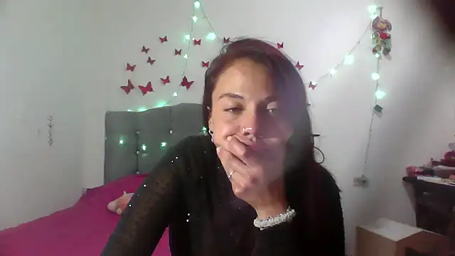 AmaraRoberts420 online show from March 3, 12:04 am