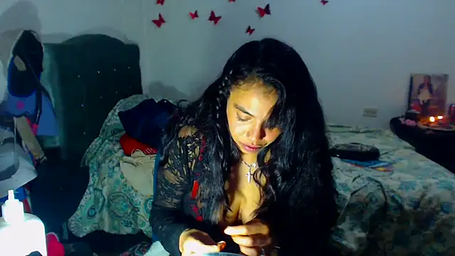 AmaraRoberts420 online show from October 10, 9:30 am