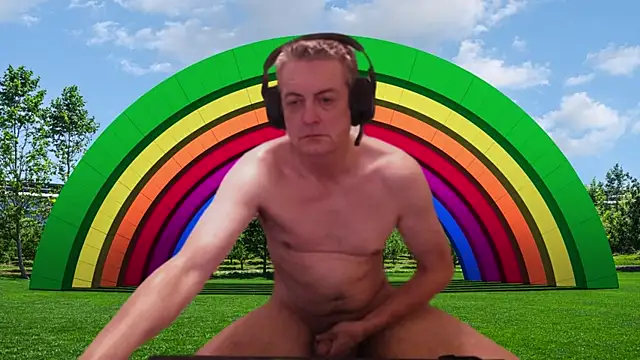 JulioMaximus online show from April 21, 9:37 am