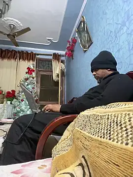 Dick 6inches online show from December 17, 3:18 pm